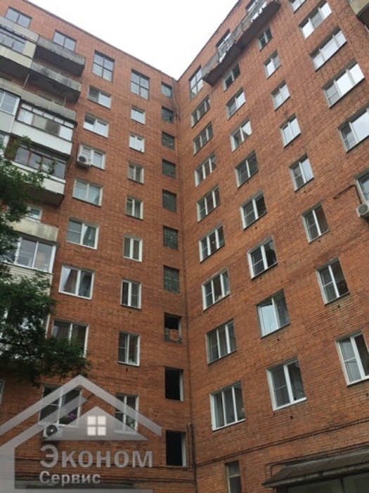 Остекление подъезда в жилом доме на Красноармейском пр-те. Работы выполнены в июле 2017г.
